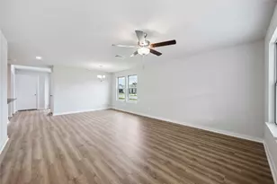 1200 Haverford Ln, Dayton, TX 77535 - Photo 5