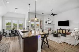 28027 Silver Dawn Ct, Fulshear, TX 77441 - Photo 5