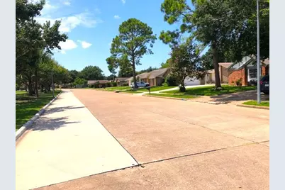 12706 Nantucket Drive, Sugar Land, TX 77478 - Photo 3
