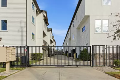 1222 Upton Street, Houston, TX 77020 - Photo 1