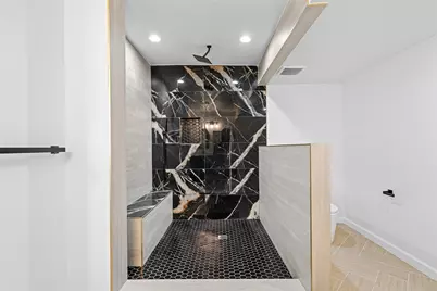 719 E 40th 1/2 Street, Houston, TX 77022 - Photo 23