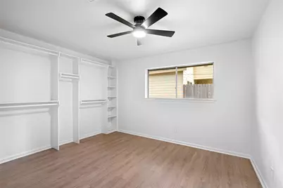 719 E 40th 1/2 Street, Houston, TX 77022 - Photo 27