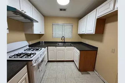 2209 20th Avenue, Texas City, TX 77590 - Photo 5