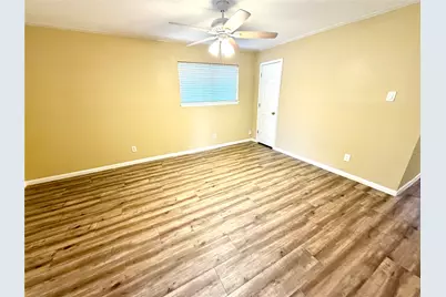 2209 20th Avenue, Texas City, TX 77590 - Photo 3
