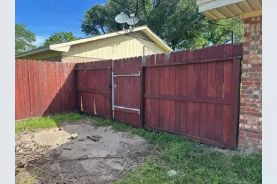 201 Heath Avenue, Madisonville, TX 77864 - Photo 13