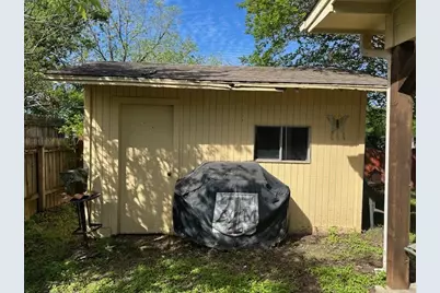 201 Heath Avenue, Madisonville, TX 77864 - Photo 9