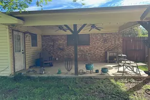 201 Heath Ave, Madisonville, TX 77864 - Photo 11