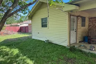 201 Heath Ave, Madisonville, TX 77864 - Photo 11