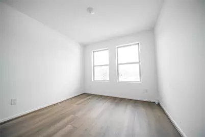 9919 Oakheath Bluff Drive, Baytown, TX 77521 - Photo 7