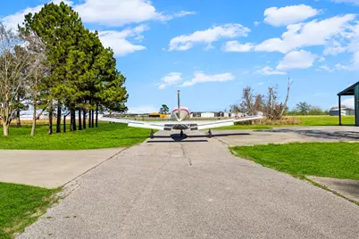 165 Taxiway Drive, Livingston, TX 77351 - Photo 5