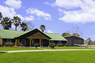 165 Taxiway Dr, Livingston, TX 77351 - Photo 1