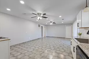 906 Alyse St, Deer Park, TX 77536 - Photo 7