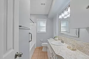 906 Alyse St, Deer Park, TX 77536 - Photo 3