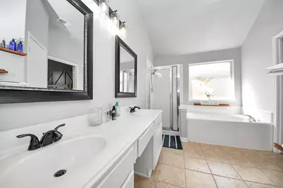 13806 Brighton Park Drive, Houston, TX 77044 - Photo 35