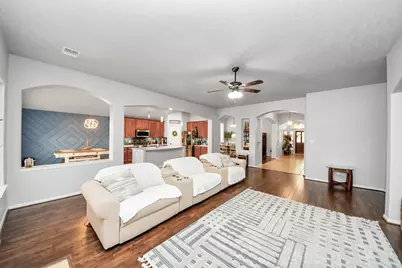 13806 Brighton Park Drive, Houston, TX 77044 - Photo 7