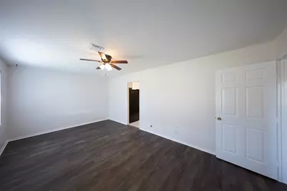 7917 N Martin Luther King Avenue, Hitchcock, TX 77563 - Photo 5