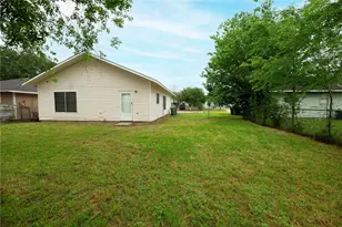 9819 Alcanterra Dr, Houston, TX 77078 - Photo 25