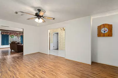 357 W Castle Harbour Drive, Friendswood, TX 77546 - Photo 5