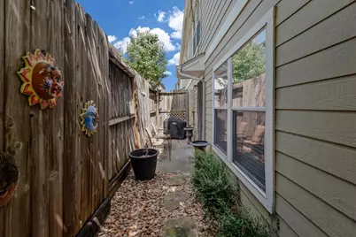 1711 Redwing Haven Drive, Houston, TX 77009 - Photo 21