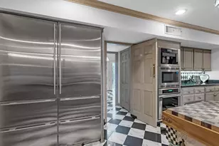 1561 Kirby Dr, Houston, TX 77019 - Photo 11