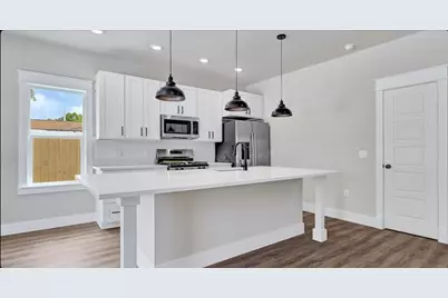 204 S 4th Street #B, Conroe, TX 77301 - Photo 3