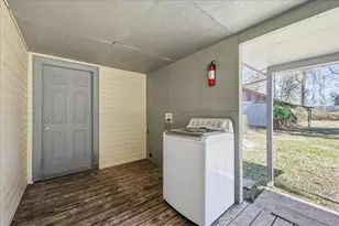 1370 2nd St, Vidor, TX 77662 - Photo 17