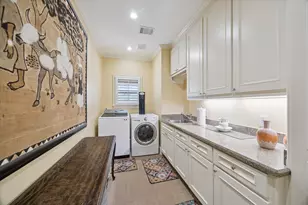 1201 Barkdull St, Houston, TX 77006 - Photo 25