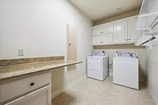 2050 Diamond Springs Dr, Houston, TX 77077 - Photo 21