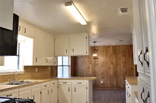 1126 Jackson St, Columbus, TX 78934 - Photo 7