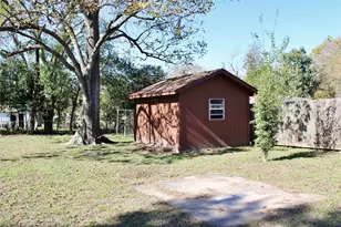 1126 Jackson St, Columbus, TX 78934 - Photo 31