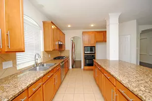 910 Allisa St, Stafford, TX 77477 - Photo 3
