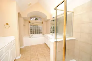 910 Allisa St, Stafford, TX 77477 - Photo 11