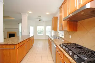 910 Allisa St, Stafford, TX 77477 - Photo 7