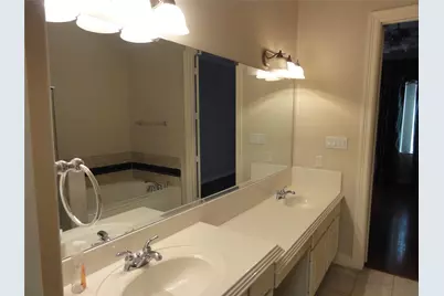 3211 Holly Crossing Drive, Houston, TX 77042 - Photo 11