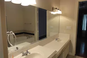 3211 Holly Crossing Dr, Houston, TX 77042 - Photo 11