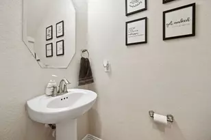 7910 Brooks Crossing Dr, Baytown, TX 77521 - Photo 15