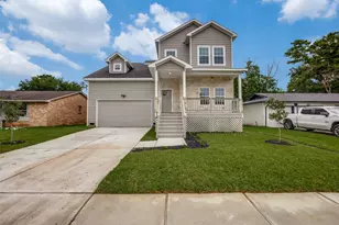 4927 E Ridge Creek Dr, Houston, TX 77053 - Photo 1