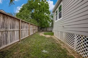 4927 E Ridge Creek Dr, Houston, TX 77053 - Photo 25