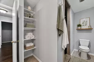 811 Thicket Ln, Houston, TX 77079 - Photo 23
