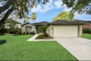 223 W New Meadows Dr, Sugar Land, TX 77479 - Photo 5
