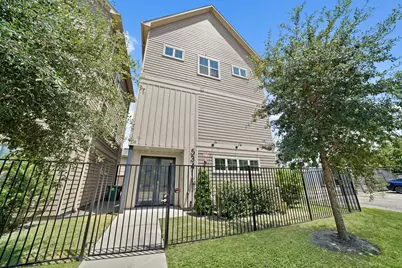 5343 Larkin Street, Houston, TX 77007 - Photo 1