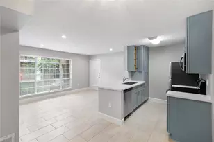 2201 Fountain View Dr, Houston, TX 77057 - Photo 3