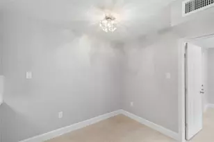2201 Fountain View Dr, Houston, TX 77057 - Photo 13
