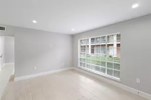 2201 Fountain View Dr, Houston, TX 77057 - Photo 9