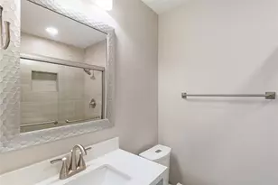 2201 Fountain View Dr, Houston, TX 77057 - Photo 17