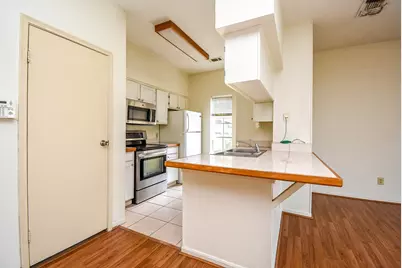7575 Cambridge Street #1004, Houston, TX 77054 - Photo 9