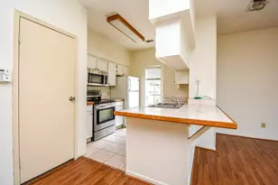 7575 Cambridge St, Houston, TX 77054 - Photo 9