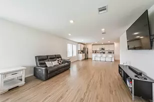 9811 Wembley Vis Ct, Baytown, TX 77521 - Photo 11