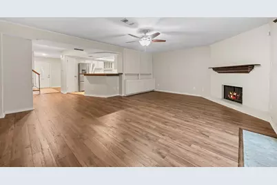 10834 Briar Forest Drive #42, Houston, TX 77042 - Photo 9