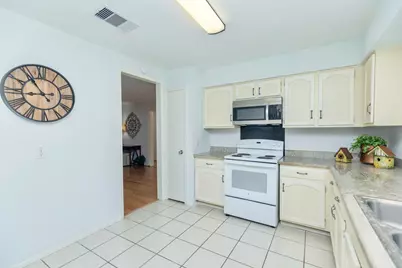 2711 Quail Valley East Drive, Missouri City, TX 77489 - Photo 9